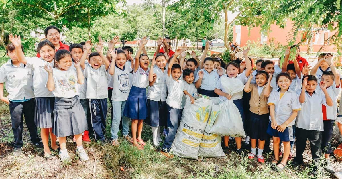 Limpieza del cenote de Tabi, en Sotuta, Yucatán - Fundación Bepensa